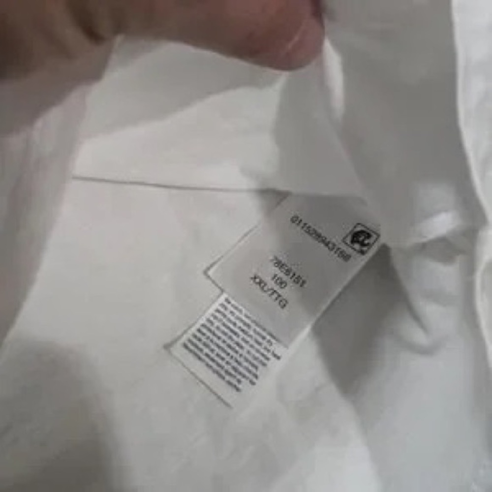 Guess White Short Sleeve Tee with Small Multicolor Chest Print - Picture 6 of 9